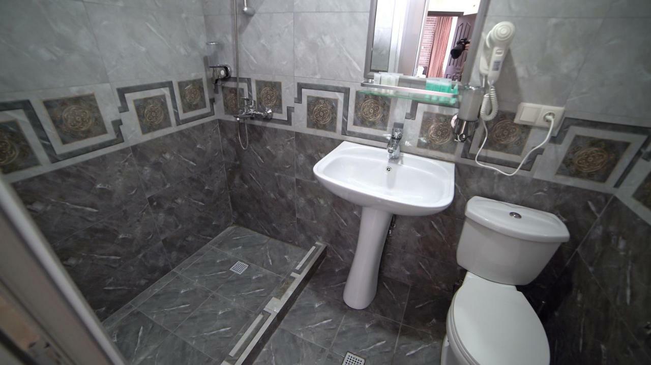 Hotel Progress Batumi Luaran gambar